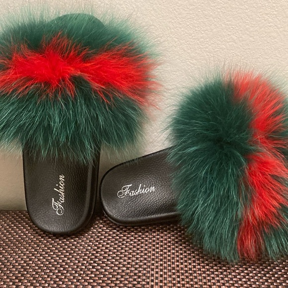 Fluffy Guccilike slippers - Picture 1 of 3